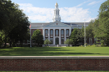 Harvard University is a university in Cambridge/Boston, Massachusetts