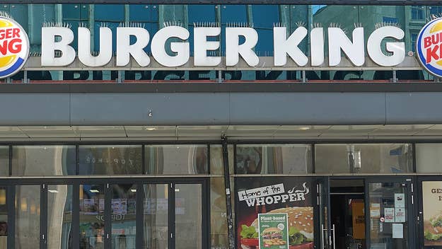 A class action lawsuit has been filed against Burger King which alleges that the fast food chain misleads customers by exaggerating the size of its offerings.