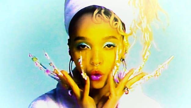 Multi-talented singer-songwriter FKA twigs has dropped new visuals for her song “Oh My Love”.The video is shot in an old-school lo-fi style.