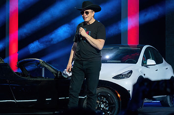 Elon Musk is seen wearing an understated hat