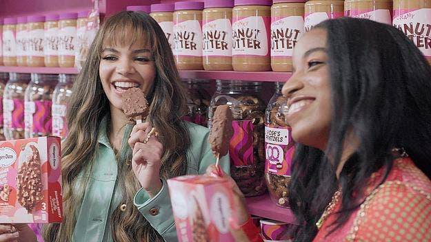 It's summertime and tastemakers Jade Purple Brown and Leslie Grace are hitting a Brooklyn to check out Häagen Dazs' New City Sweets Pop Up Shop. 