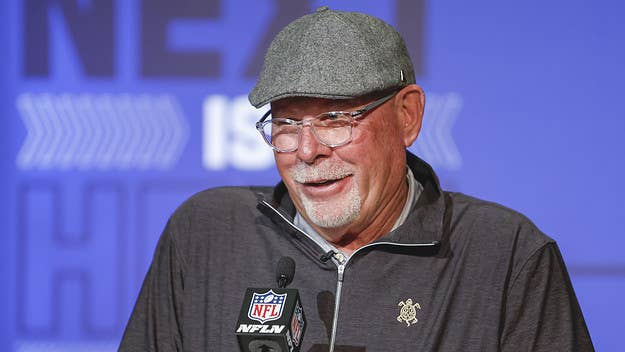 Bruce Arians has decided to step down as head coach of the Tampa Bay Buccaneers, handing over the job to his defensive coordinator Todd Bowles.