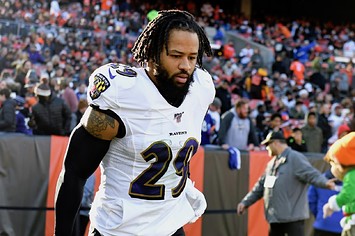 Free safety Earl Thomas #29 of the Baltimore Ravens runs onto the field