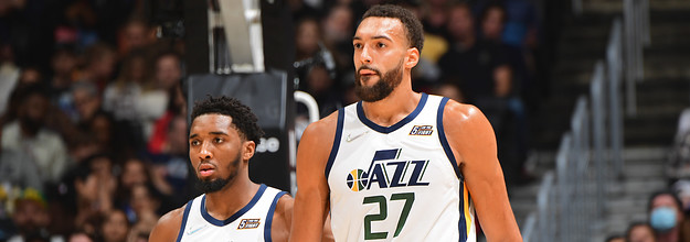 Donovan Mitchell (6'1) next to Rudy Gobert (7'1) : r/tall