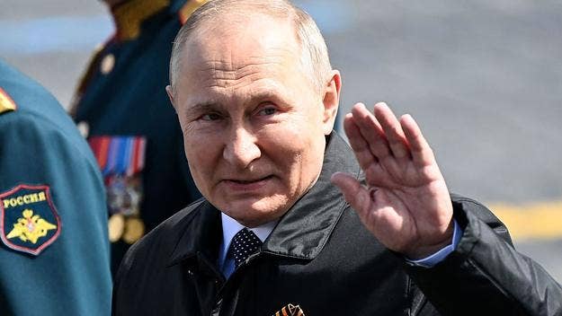 Russian President Vladimir Putin has told Finnish President Sauli Niinisto that a NATO application could potential harm the relationship between the two.