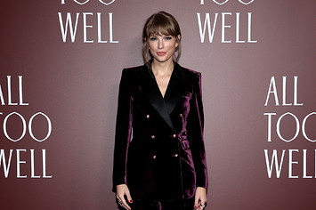 Taylor Swift on red carpet for "All Too Well" premiere