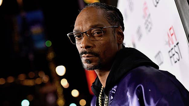 The legendary West Coast rapper claims the British monarch showed him support when there were growing calls to ban him from the UK back in the 1990s.