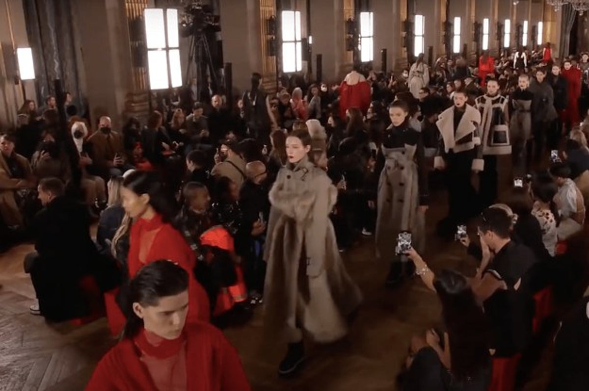 Sacai's Autumn/Winter 2022 Collection Traverses The Art of Silhouettes