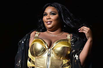 Photograph of Lizzo performing in NYC