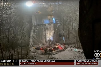 Screenshot of a Pittsburgh bridge collapse