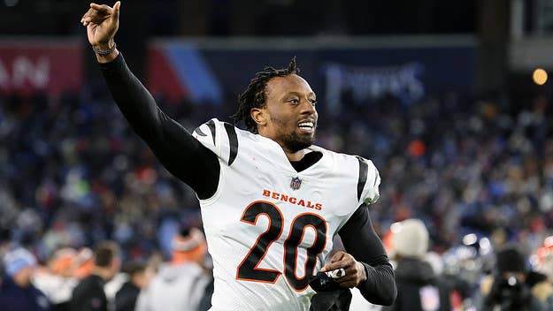Cincinnati Bengals cornerback Eli Apple has gone back-and-forth with Saints and Giants fans following a tweet where he wondered which fan base he hated more.