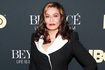 Tina Knowles attends "Beyonce: Life Is But A Dream" New York Premiere.