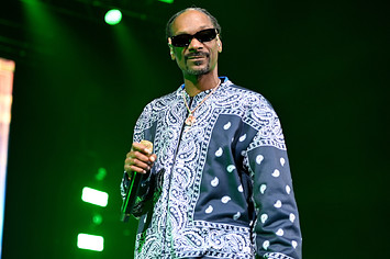 Snoop Dogg performing in Kentucky