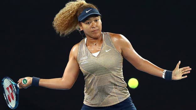 Naomi Osaka withdrew from her semi-final matchup at the Melbourne Summer Set, an Australian Open warm-up tournament, on Saturday due to an abdominal injury.
