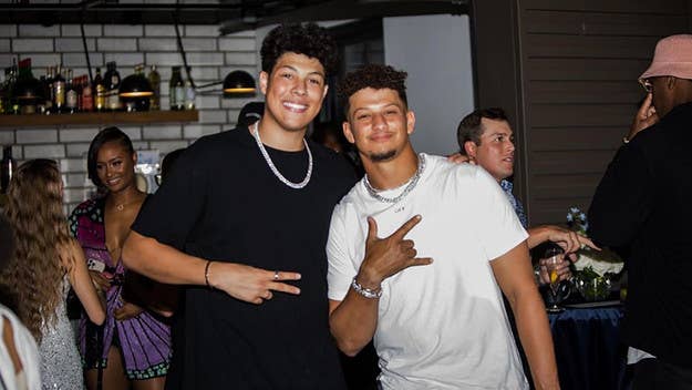 A bar in Kansas City has put Patrick Mahomes’ brother, Jackson Mahomes, on blast after he claimed he got bad service during his visit there.