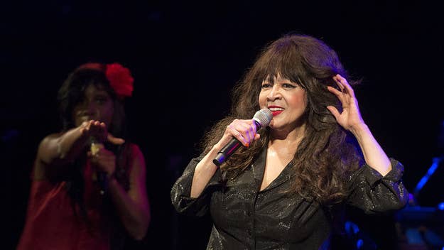 Ronnie Spector, the lead vocalist of the iconic 1960s pop group The Ronettes, passed away on Wednesday after a battle with cancer. She was 78.