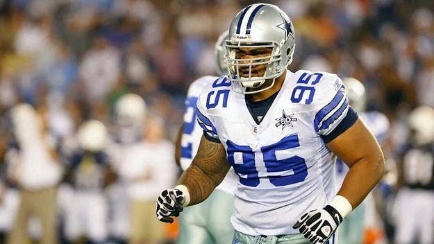 Former NFL player Saousoalii “Junior” Siavii was found dead in a Kansas federal prison on Thursday. The 43-year-old was awaiting trial on federal gun charges.