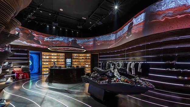 London’s landmark sneaker store Presentedby have just announced the launche of a new premium sneaker and streetwear boutique in the Doha Design District.