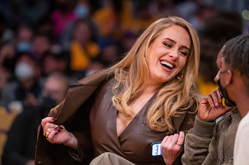 Adele attends a game between the Golden State Warriors and the Los Angeles Lakers