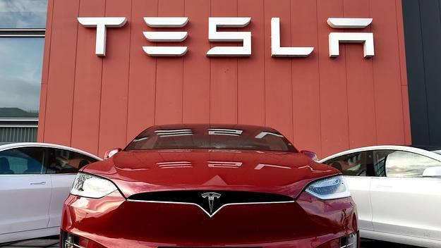 Elon Musk took to Twitter early Saturday morning to reveal that Tesla has delayed the rollout of its Full Self-Driving software due to "last minute concerns."