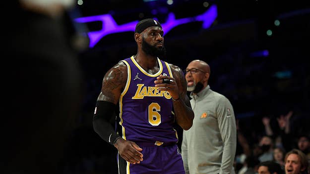 During the Los Angeles Lakers and Phoenix Suns game on Friday, LeBron James was filmed getting into a verbal confrontation with Cameron Payne.