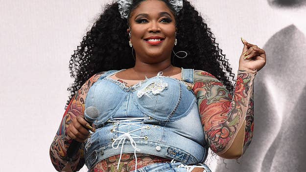 Performing at Art Basel, Lizzo covered Erykah Badu's classic 1997 song "Tyrone" and gave a shout-out to both her loves, Drake and Chris Evans.
