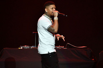 Yella Beezy performs for the crowd.