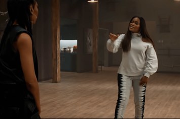 Brandy and Eve rap battle on ABC's 'Queen's'