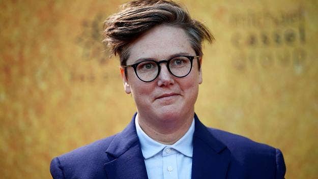 Hannah Gadsby unleashed the wrath of Dave Chappelle after she criticized his Netflix special 'The Closer.' Now people are coming to her defense. 