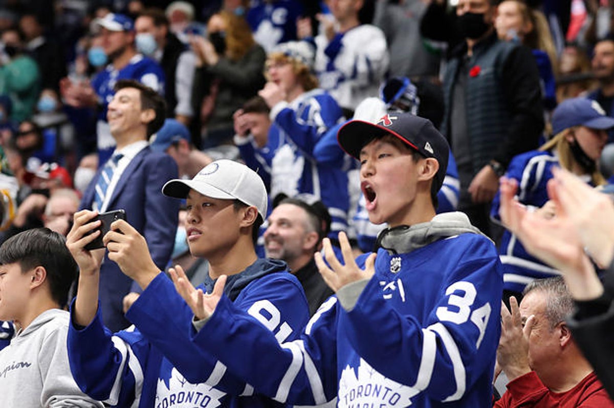 Revealing the Toronto Maple Leafs Most Famous Celebrity Fans - Page 5