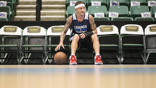 Former NBA guard Delonte West was arrested in Florida after allegedly banging on a police station door while inebriated and holding open containers of alcohol.