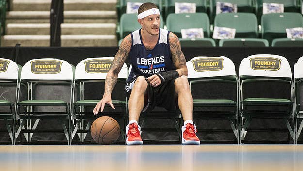 Former NBA guard Delonte West was arrested in Florida after allegedly banging on a police station door while inebriated and holding open containers of alcohol.
