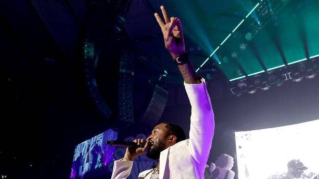 Meek Mill took to social media to put his record label on blast for allegedly handling his deal poorly and not paying him for music that he released.