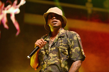 Nas performs live on satge during the Waffle & Yankee Fitted Fest