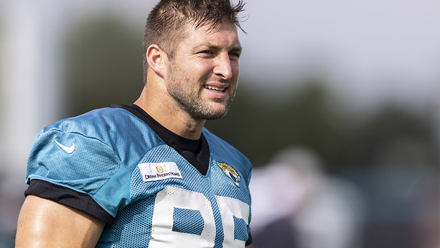 Tim Tebow 'has improved' since making TE debut with Jaguars