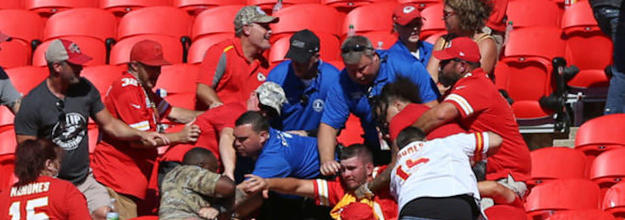 Graphic video: Fight breaks out at Arrowhead during Chiefs' match