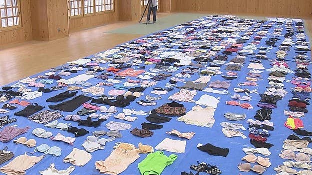 Japanese police officers in the city of Beppu arrested a man after he allegedly stole 730 pieces of women’s underwear from coin laundromats in the area.