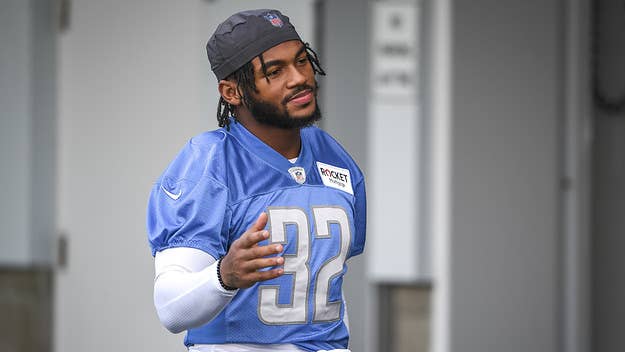 Detroit Lions running back D’Andre Swift was rumored to be involved in a homicide investigation, but multiple sources have since said this isn’t the case.