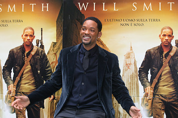 Will Smith attends the 'I Am Legend' photocall at the Hassler Hotel.