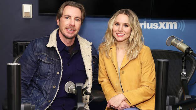 After Ashton Kutcher and Mila Kunis went viral for saying they bathe their kids when they "can see the dirt on them," Kristen Bell and Dax Shepard weighed in.