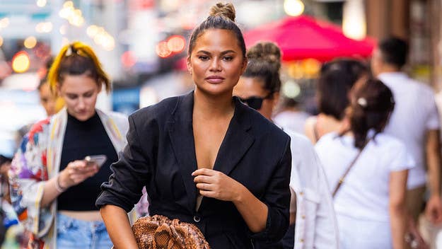 Three months after she was accused of cyber-bullying, Chrissy Teigen has denied accusations that she deletes negative comments on her Instagram.