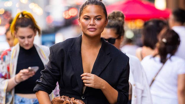 Three months after she was accused of cyber-bullying, Chrissy Teigen has denied accusations that she deletes negative comments on her Instagram.