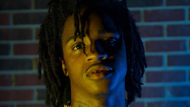 After making his debut last year with a series of promising singles, rising Atlanta rapper Lil 1 DTE is back with his new track and video “No Friends.”