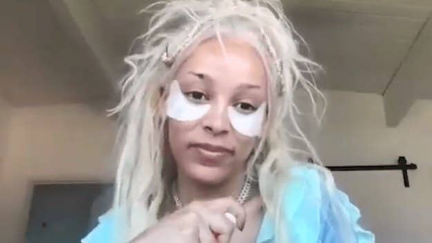 Minutes into a conversation with Big Boy, Doja said she had been to the dentist shortly before sitting down, explaining how her veneers suddenly fell out.