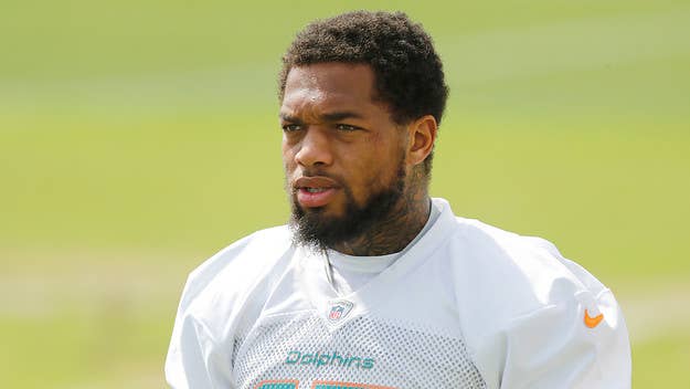 Miami Dolphins wide receiver Lynn Bowden Jr. chose to ink himself with his own rendering of a dolphin on his left thigh, and the final result isn't great. 