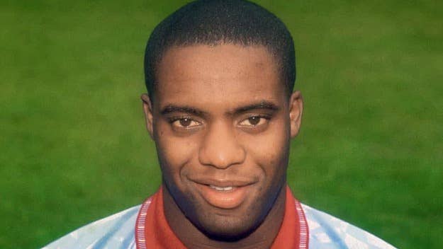 On August 15, 2016, PC Benjamin Monk fired a stun-gun at Dalian Atkinson—a known football player for the likes of Manchester City and Aston Villa—for 33 seconds