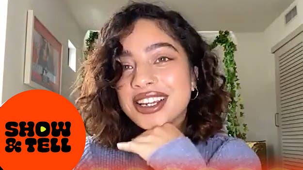 Welcome to our new series Show & Tell, in which our favorite celebs reveal how they're entertaining themselves while stuck in the house. Check out the sixth episode featuring Kiana Ledé, as she reveals to us why she decided to do a FaceTime video for her track "Chocolate"...