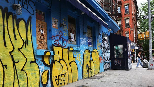 Mayor Bill de Blasio on Thursday promised a new cleanup crew will tackle the city’s graffiti problem. 1,500 homeless people will be hired for the job.