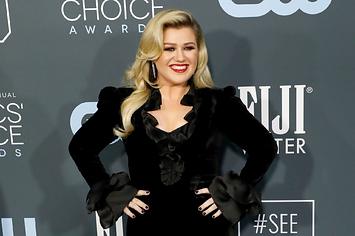 Kelly Clarkson at Choice Awards