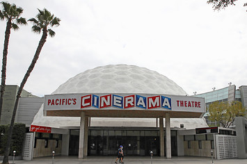cinerama-dome-closing